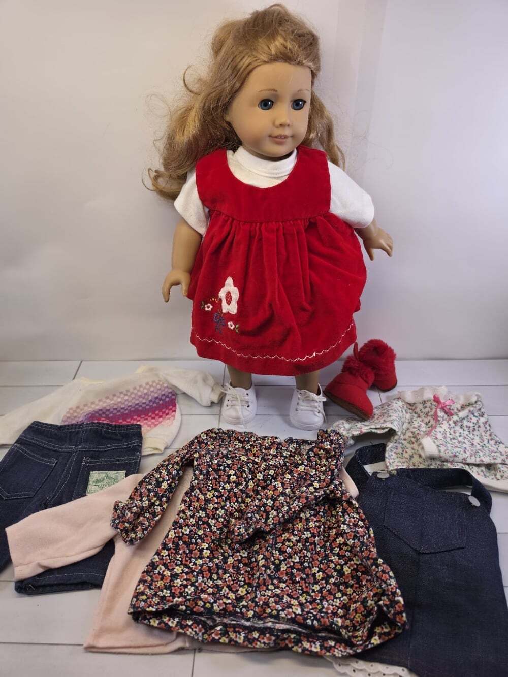 American Girl Truly Me Doll Dark Blond Long Hair, Blue Eyes